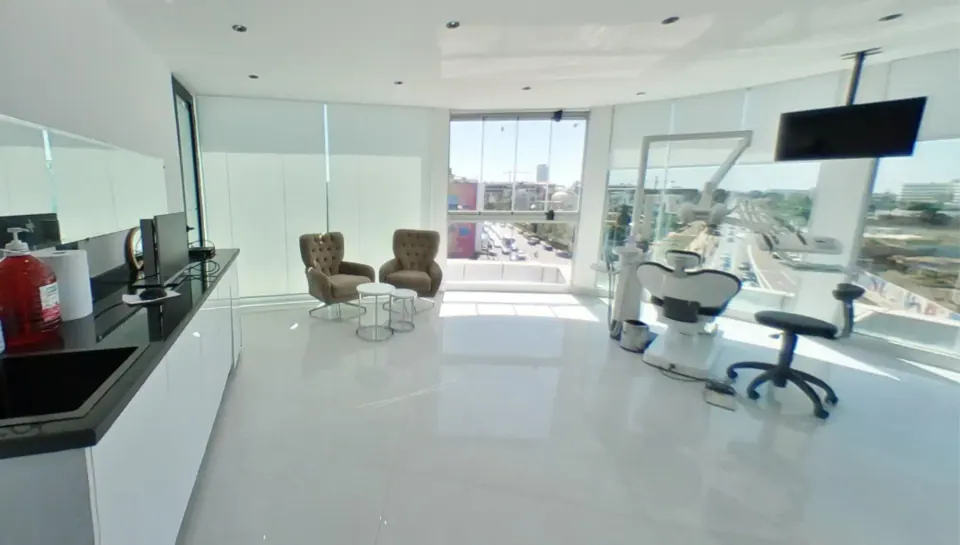 Salle de soins dentaires équipée, German Dental Clinic Rabat
