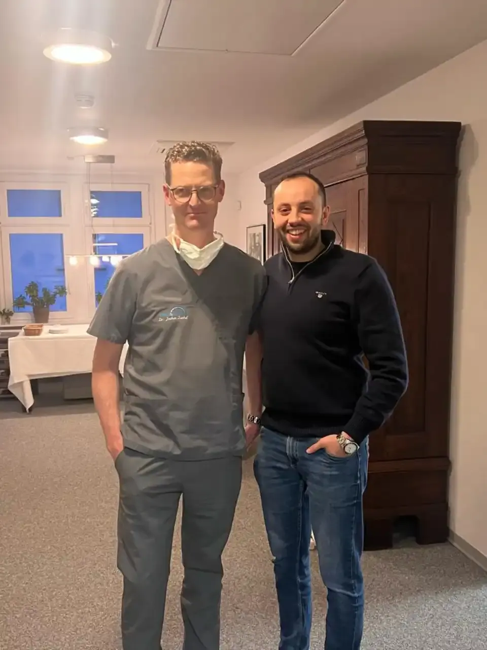 Dr Fenjero Walid lors d'une formation en implantologie en Europe